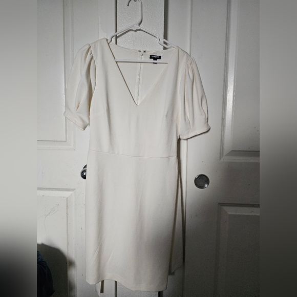 Express Cream V-Neck Tie-Waist Midi Dress - Picture 4 of 6